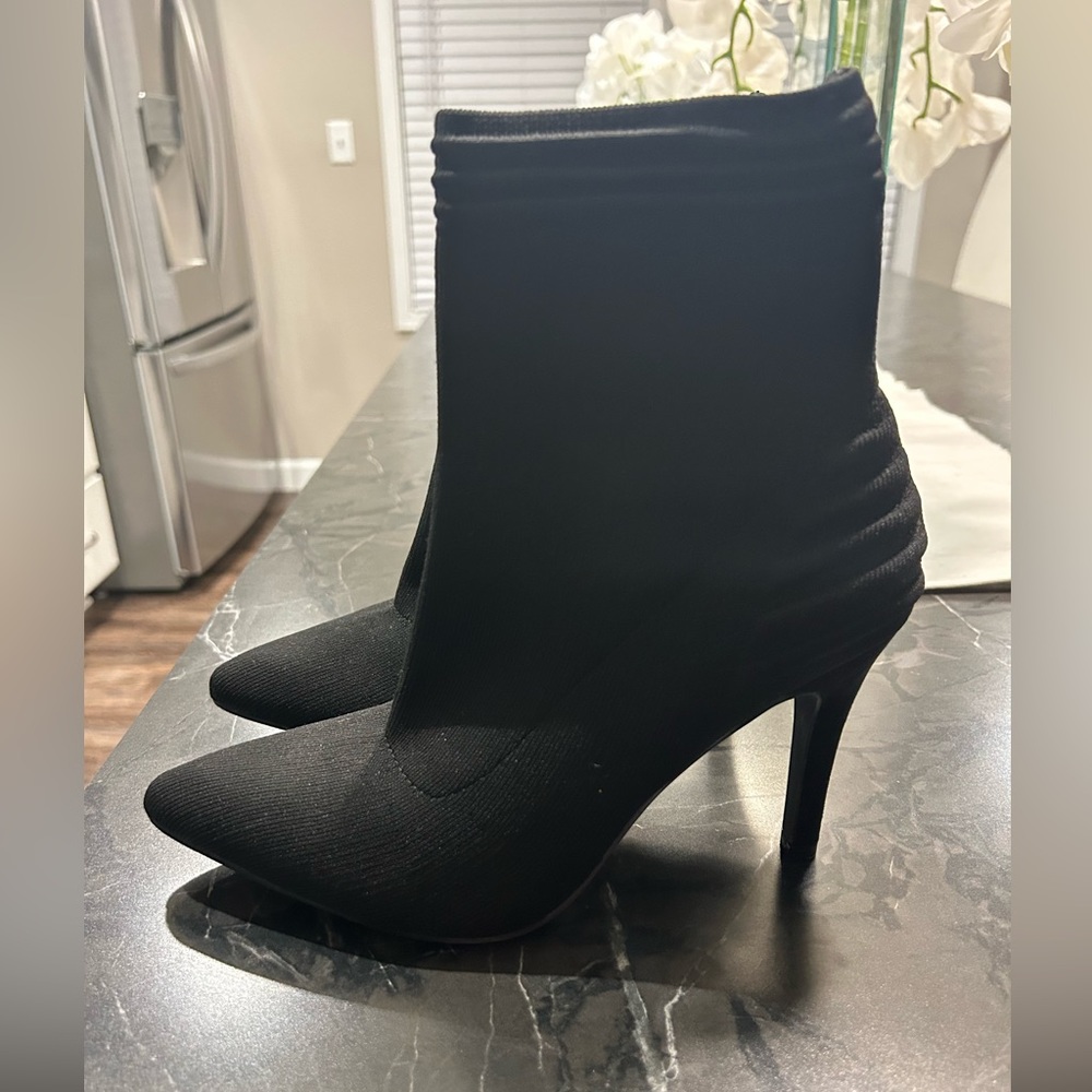 black stiletto sock boots! 7 1/2